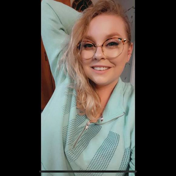 Meet your Posher, Megan - Picture 1 of 1